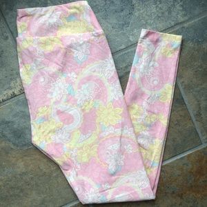 🌸NWOT LuLaRoe Floral Paisley Leggings🌼